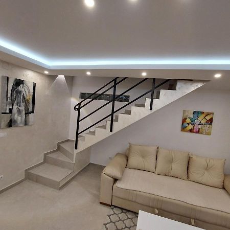 Apartman Lux Jelena Surcin ภายนอก รูปภาพ
