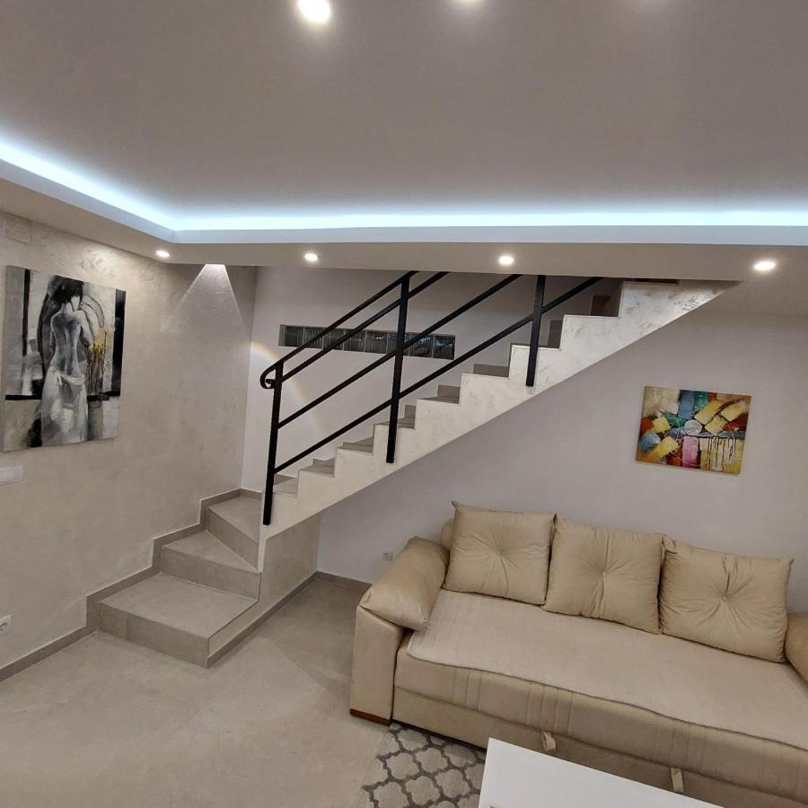Apartman Lux Jelena Surcin ภายนอก รูปภาพ
