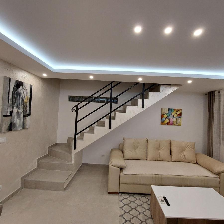 Apartman Lux Jelena Surcin ภายนอก รูปภาพ