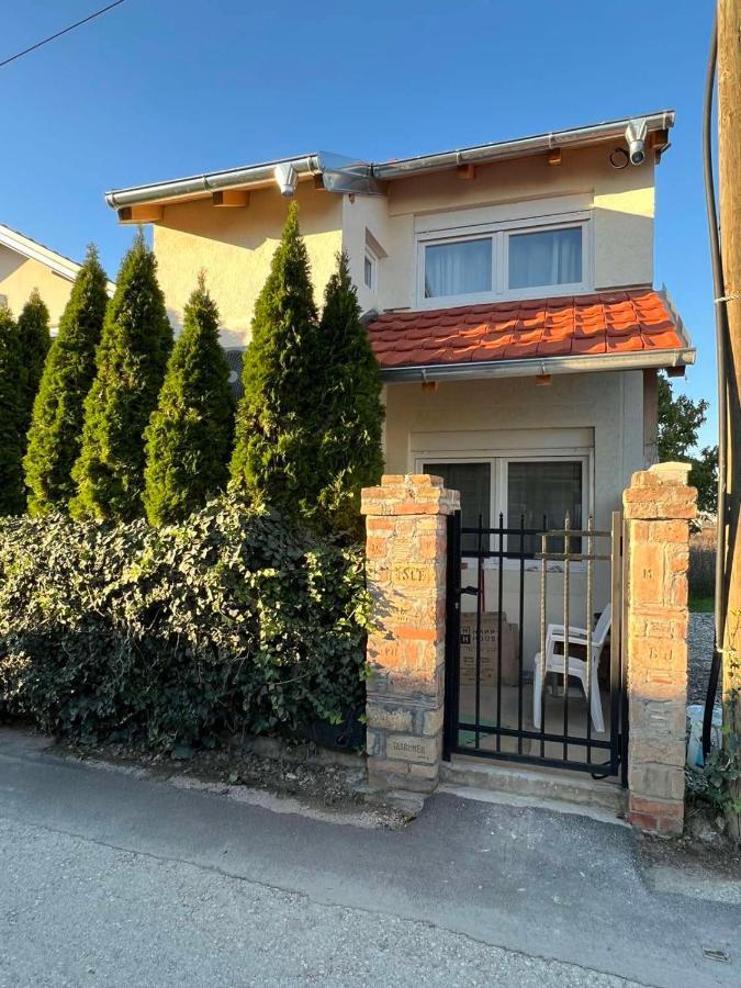 Apartman Lux Jelena Surcin ภายนอก รูปภาพ