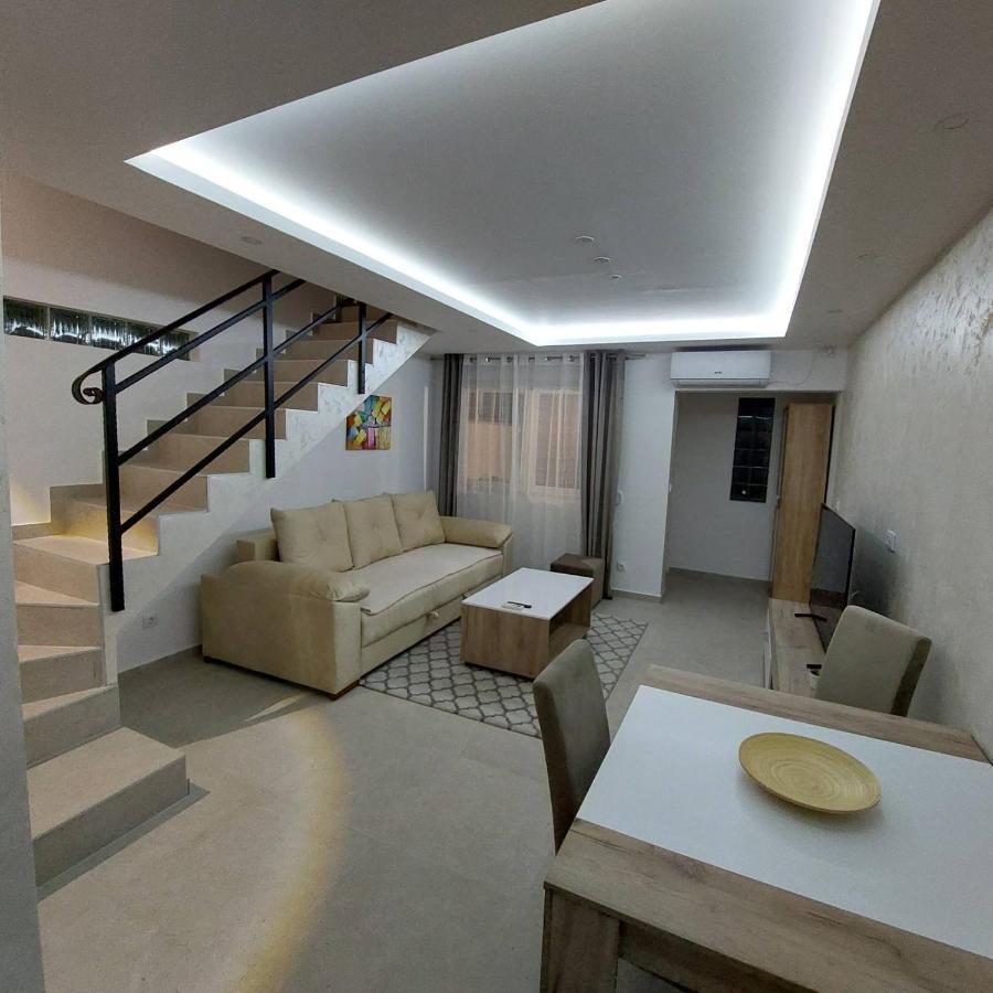 Apartman Lux Jelena Surcin ภายนอก รูปภาพ