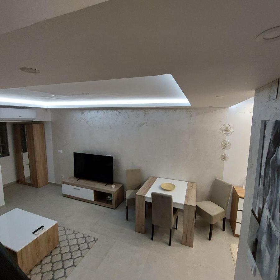 Apartman Lux Jelena Surcin ภายนอก รูปภาพ