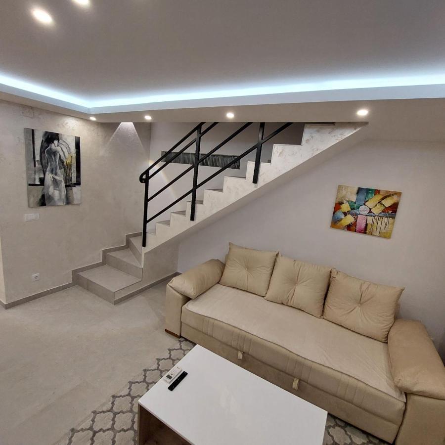 Apartman Lux Jelena Surcin ภายนอก รูปภาพ