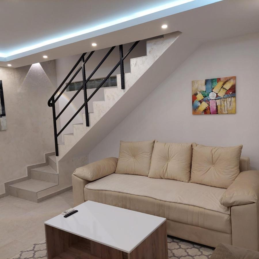 Apartman Lux Jelena Surcin ภายนอก รูปภาพ