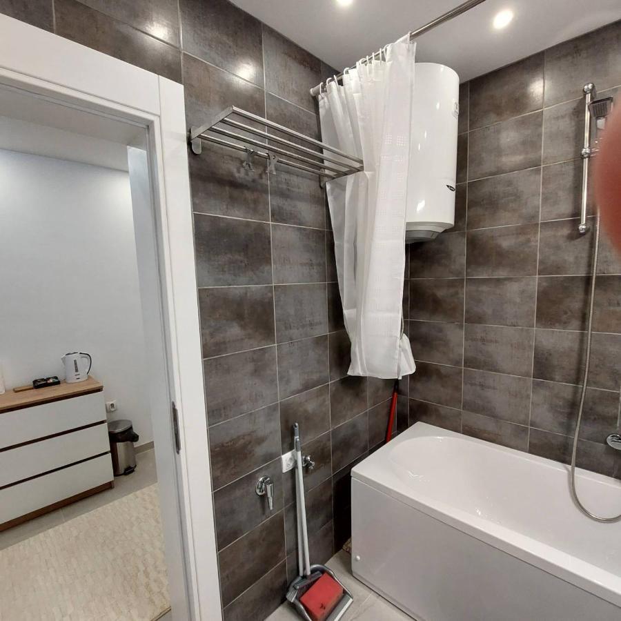 Apartman Lux Jelena Surcin ภายนอก รูปภาพ